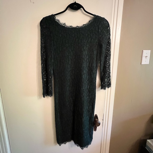 Aritzia: Gorgeous Emerald Green Lace Dress NWOT - Picture 3 of 3